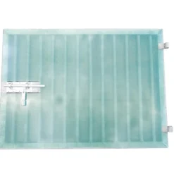 Fermeture en polycarbonate pour fenêtre ouvrante