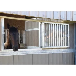 Fermeture en polycarbonate pour fenêtre ouvrante