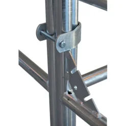 Fixation pour assemblage de panels