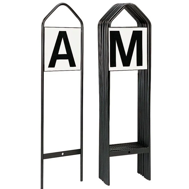 Jeu lettres de dressage sur support métallique